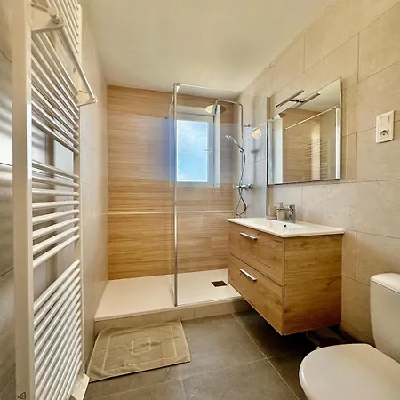 Le Jasmin 2 & Parking 2min Gare Apartment *